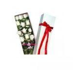 CAJA DE 12 ROSAS BLANCAS