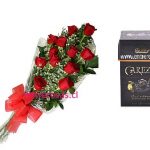 RAMO CON 12 ROSAS  MAS CHOCOLATE   AR512