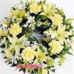 Corona en tonos pastel con flores silvestres     CN507