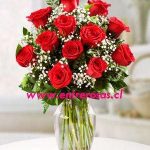 FLORERO CON 12 ROSAS ROJAS: FRR112