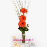 FLORERO CON TRES GERBERAS:FPE904