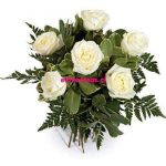 RAMO CON 6 ROSAS BLANCAS
